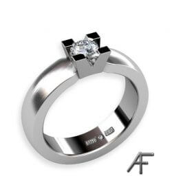 matterad vitguldsring med diamant