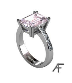 Morganitring i vitguld med diamanter