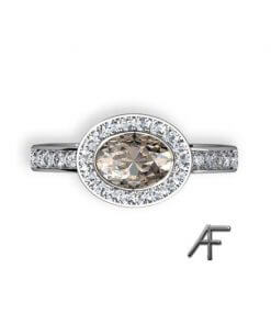 haloring med oval diamant